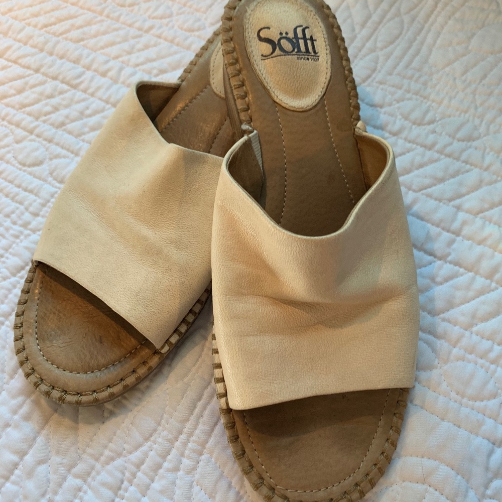 Soft cream slip on sandal women’s size 7.5